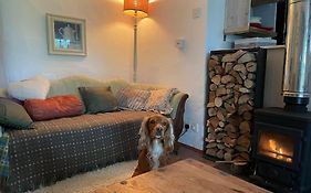 Delightful Two Bedroom Barn With Wood Burner
